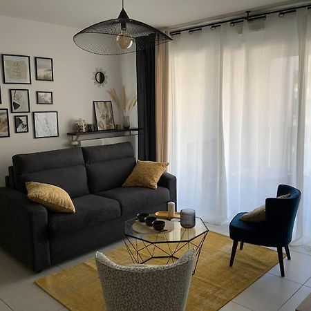 Logement Cosy Climatise Avec Parking Aix-en-Provence Exterior photo