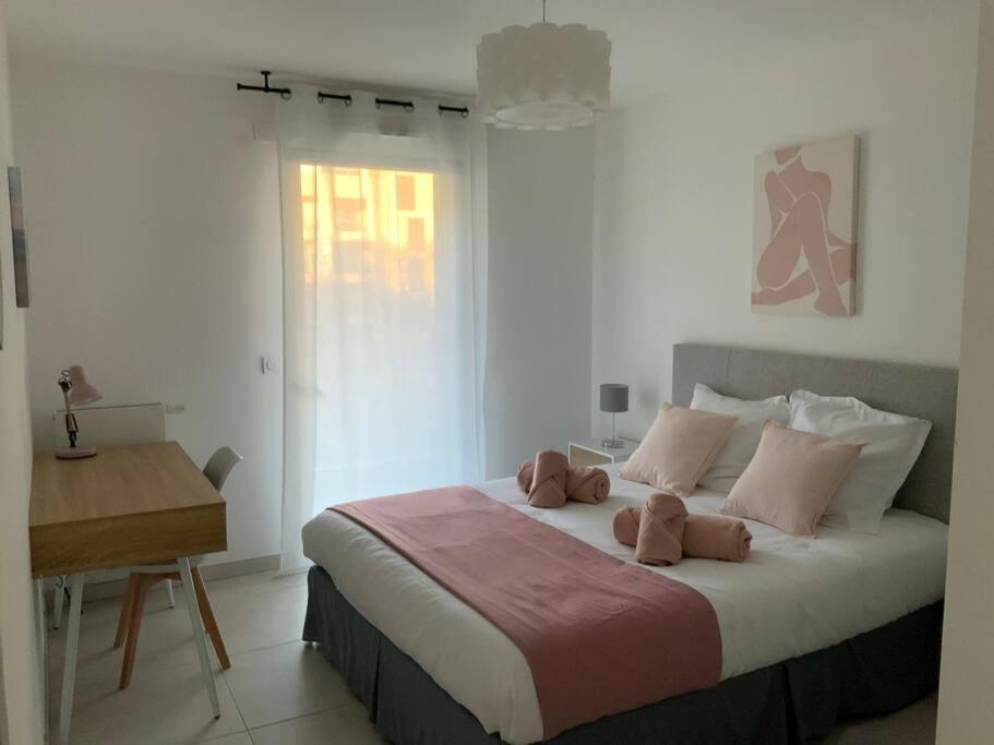 Logement Cosy Climatise Avec Parking Aix-en-Provence Exterior photo
