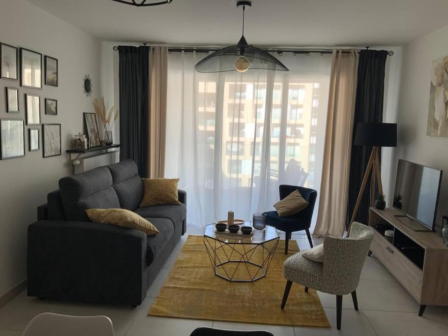 Logement Cosy Climatise Avec Parking Aix-en-Provence Exterior photo