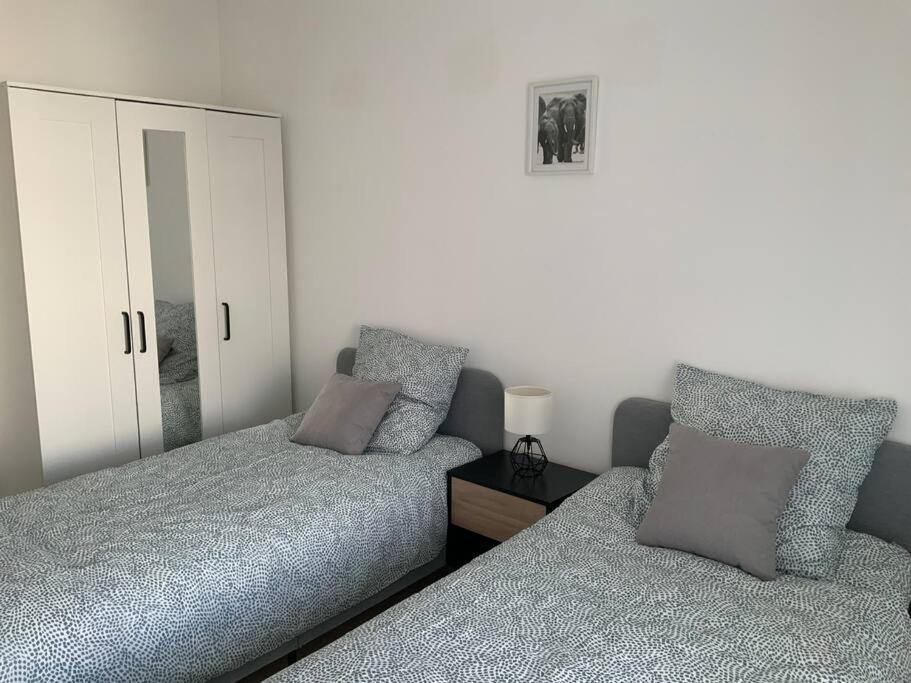 Logement Cosy Climatise Avec Parking Aix-en-Provence Exterior photo