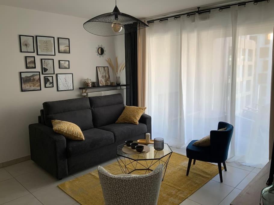 Logement Cosy Climatise Avec Parking Aix-en-Provence Exterior photo